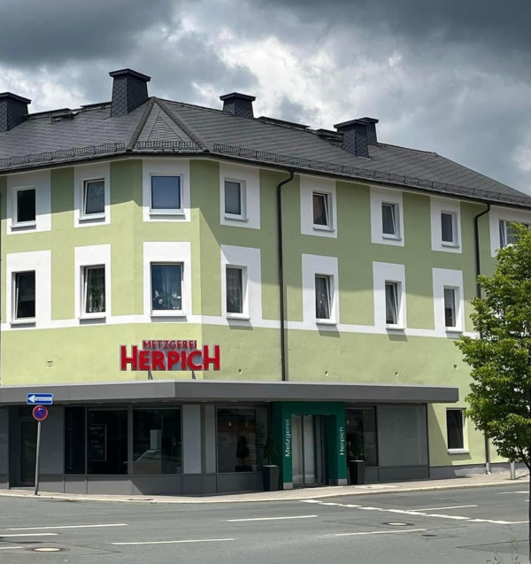 Fassade Hauptgeschäft | Metzgerei Herpich in Hof