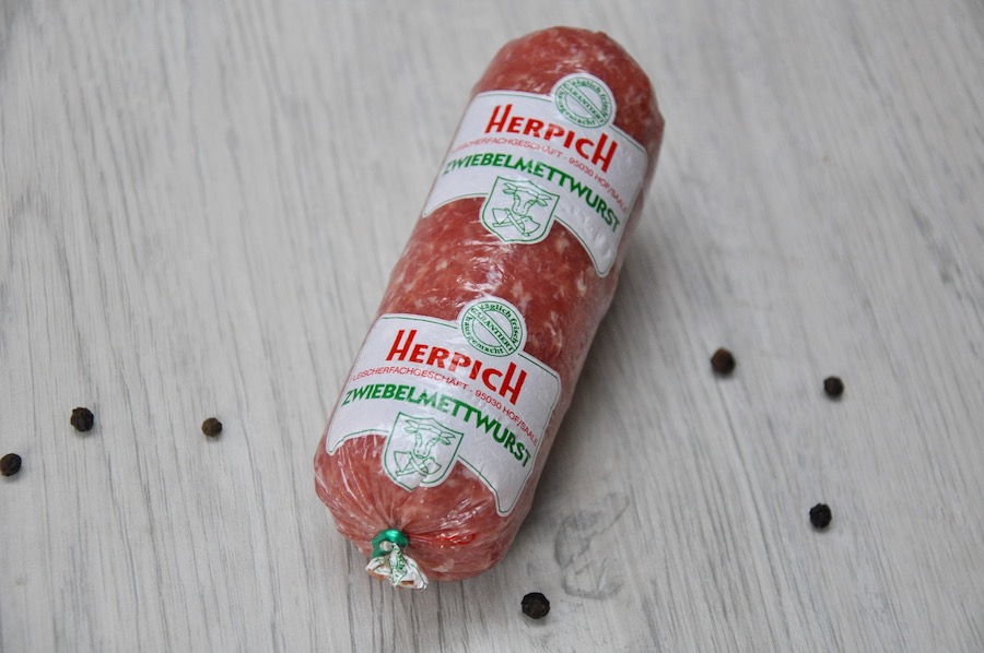 Zwiebelmettwurst im Ganzen | Onlineshop Metzgerei Herpich in Hof